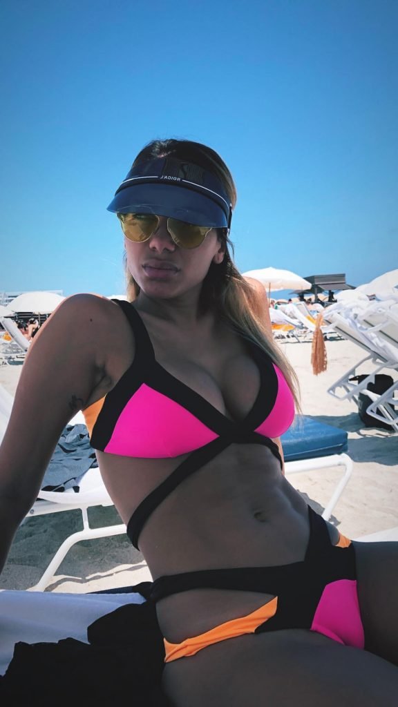 Anitta Sexy (19 Pics + Video)