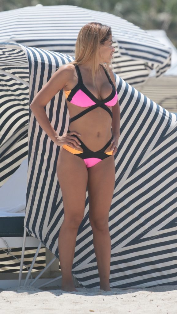 Anitta Sexy (69 Photos)