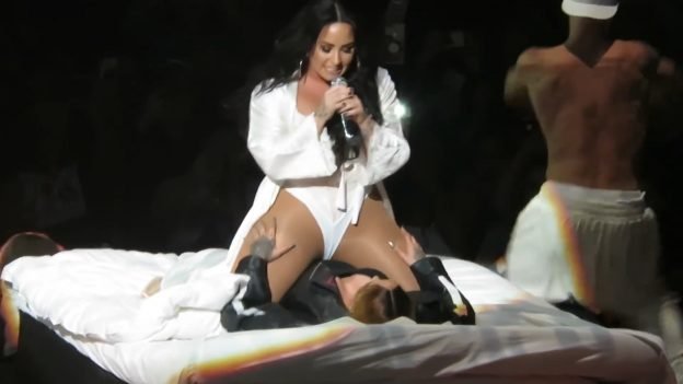 Demi Lovato And Kehlani Getting Intimate On Stage 18 Pics S And Video Thefappening