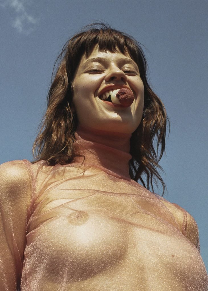 Ella Weisskamp Sexy &amp; Topless (13 Photos)