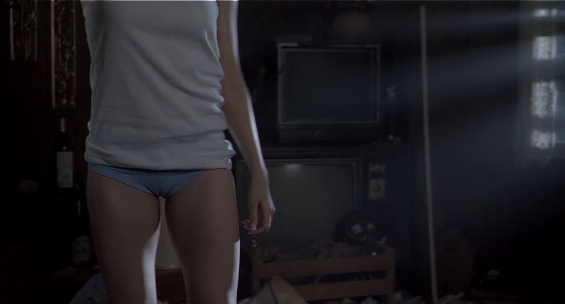 Megan Boone Sexy - My Bloody Valentine (2009) HD 1080p.