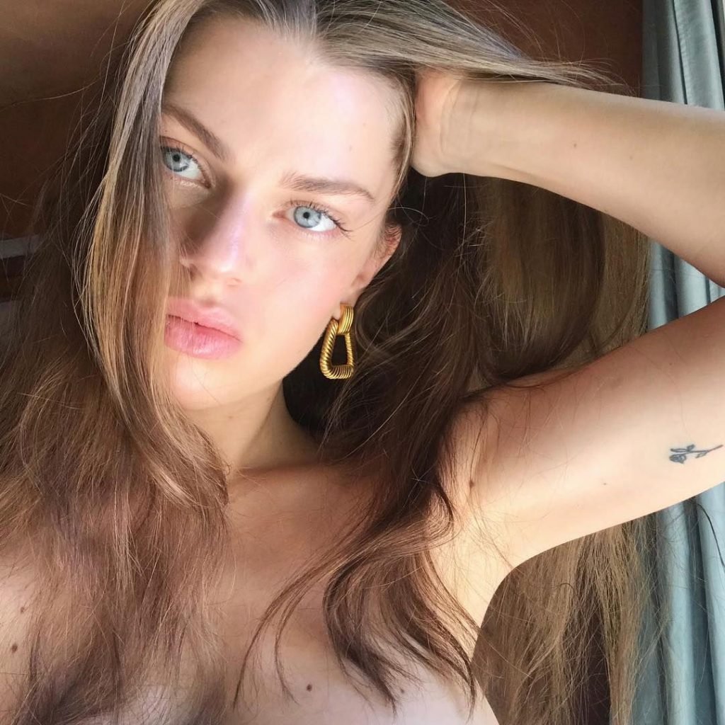 Sarah Stephens Sexy &amp; Topless (28 Photos)