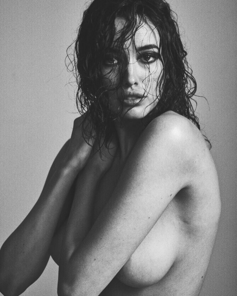 Sarah Stephens Sexy &amp; Topless (28 Photos)