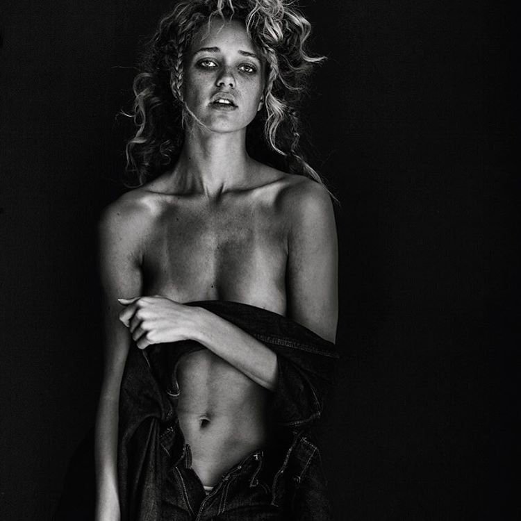 Allie Silva Nude &amp; Sexy (50 Photos)