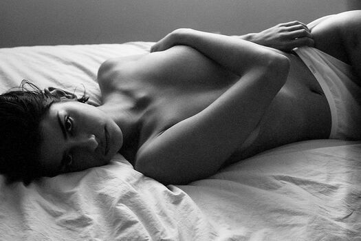 Hannah Kleit Nude & Sexy (31 Photos) .