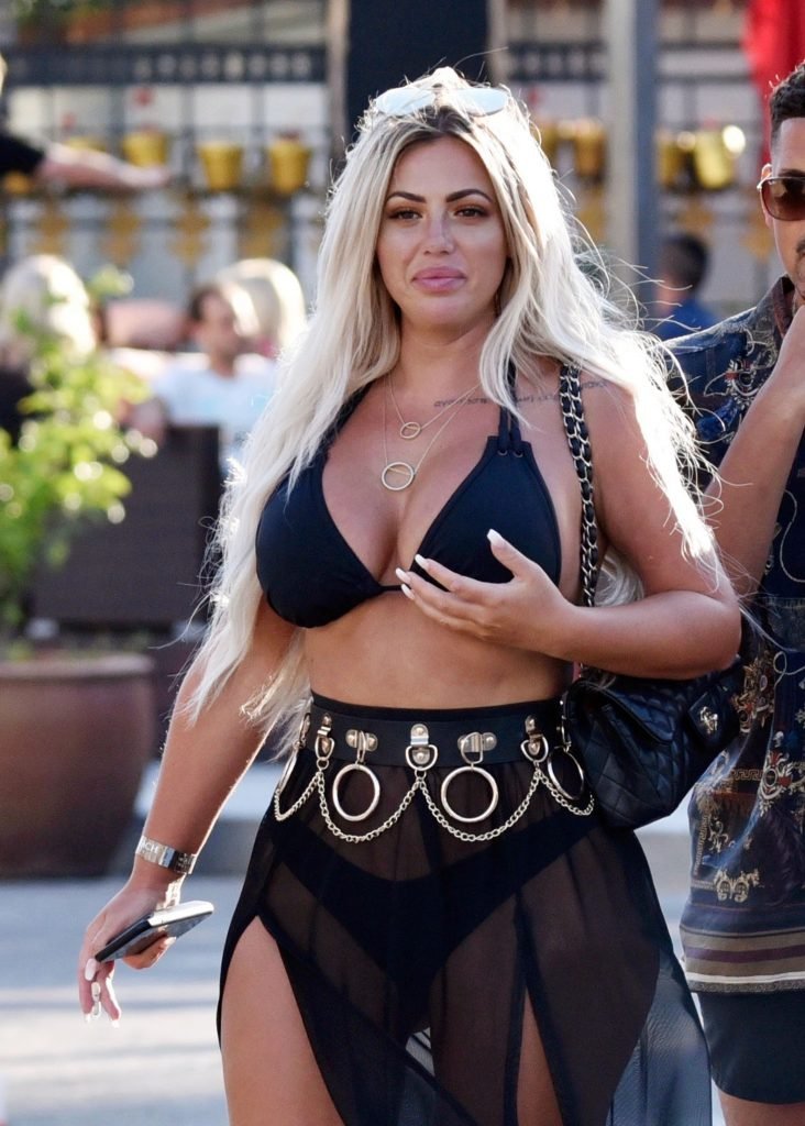 Holly Hagan Sexy (50 Photos)