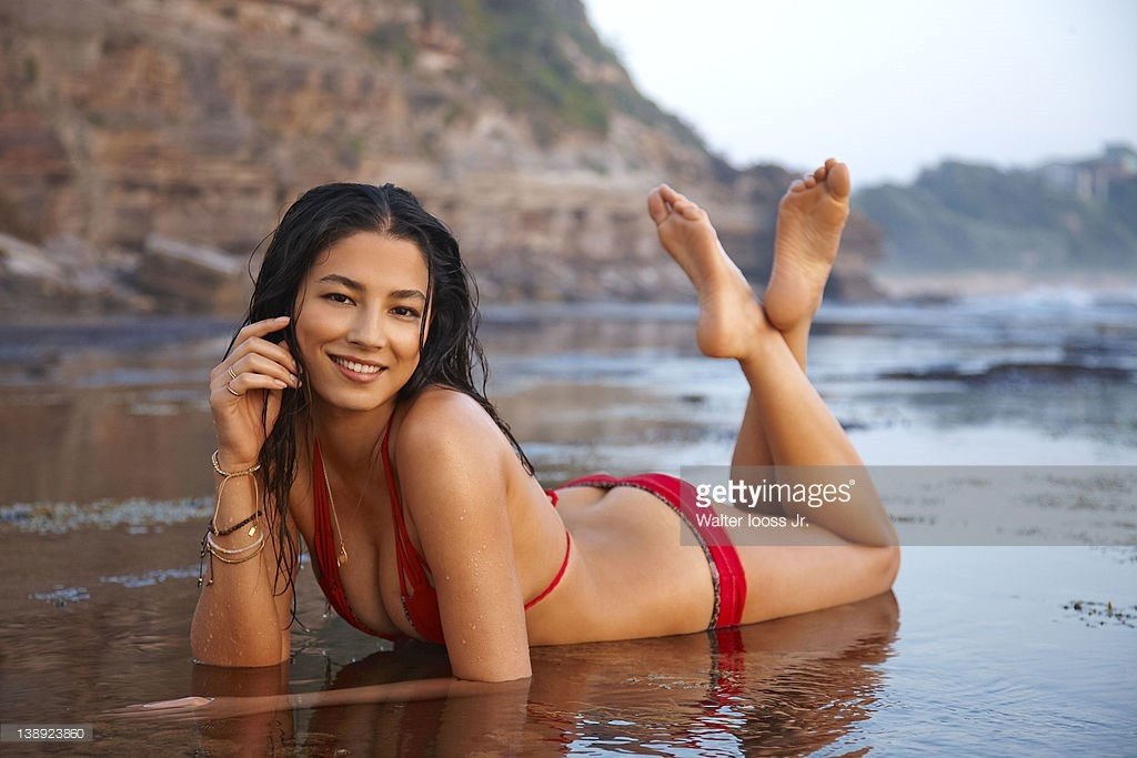 Jessica Gomes Nude & Sexy The Fappening (34 Photos) .
