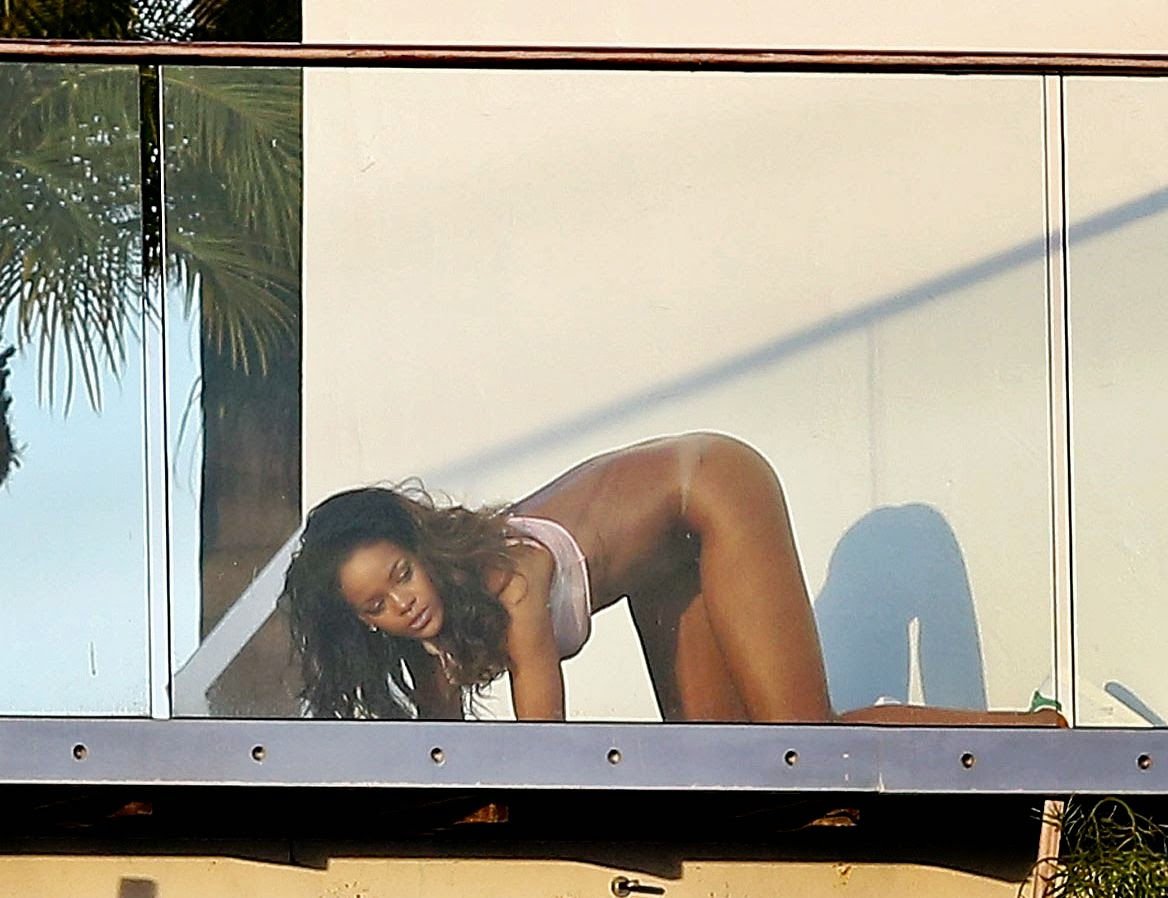 Rihanna's legs