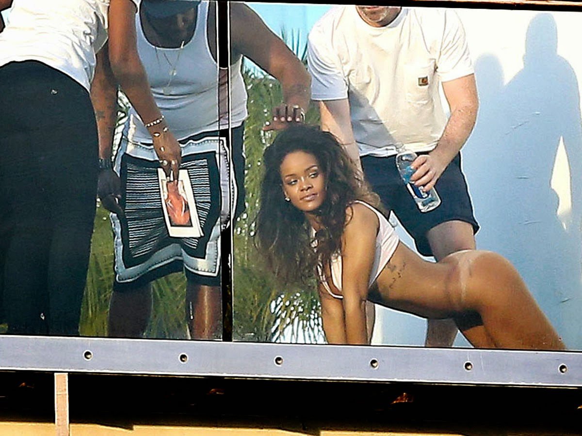 Rihanna Exposes Naked Derriere For Racy Photo Shoot