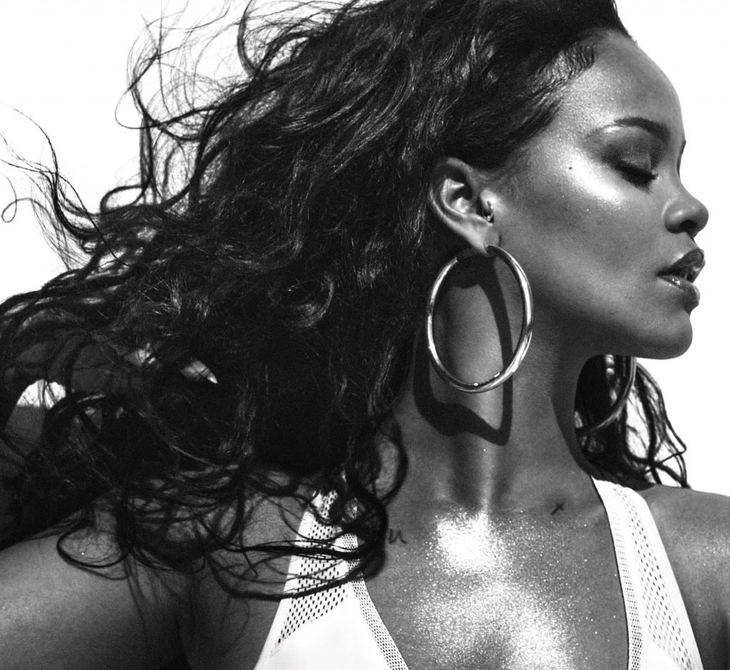 Rihanna Sexy (6 New Photos)