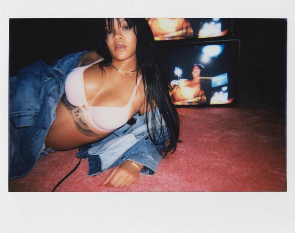Rihanna Sexy (6 Hot Photos)