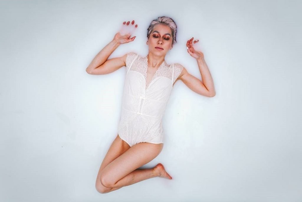 SuRie (Susanna Marie Cork) Nude &amp; Sexy (31 Photos + Video)