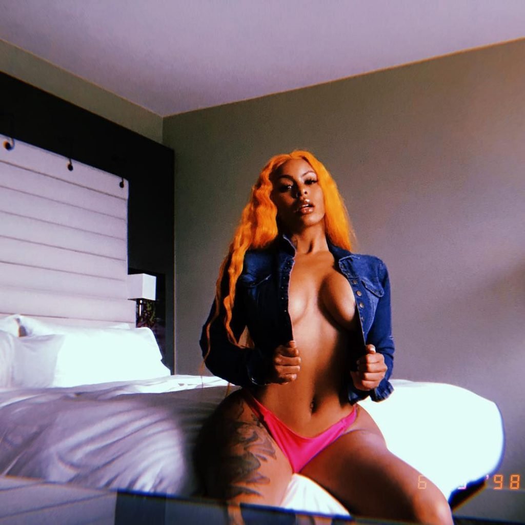 Alexis Skyy Sexy &amp; Topless (35 Photos)