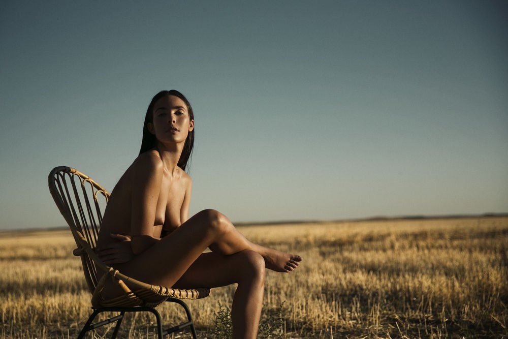 Ana Moya Calzado Naked (6 Photos)