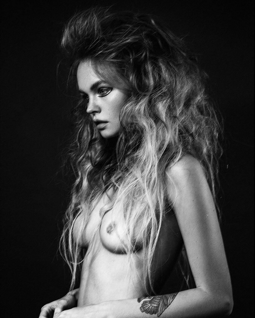 Anastasiya Scheglova Nude &amp; Sexy (8 Photos)