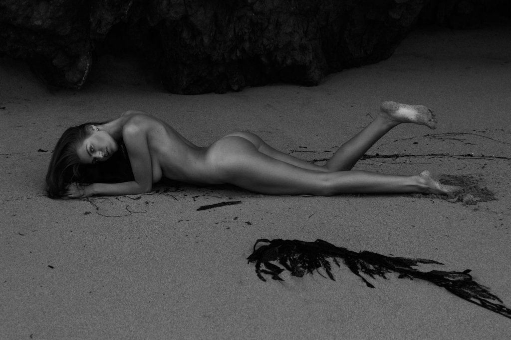 Brianna Stone Nude &amp; Sexy (8 Photos)