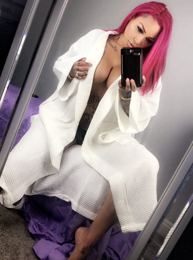 Brittanya Razavi Nude &amp; Sexy (31 Photos)