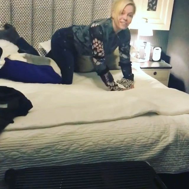 Chelsea Handler Sexy &amp; Topless (30 Photos + GIFs)