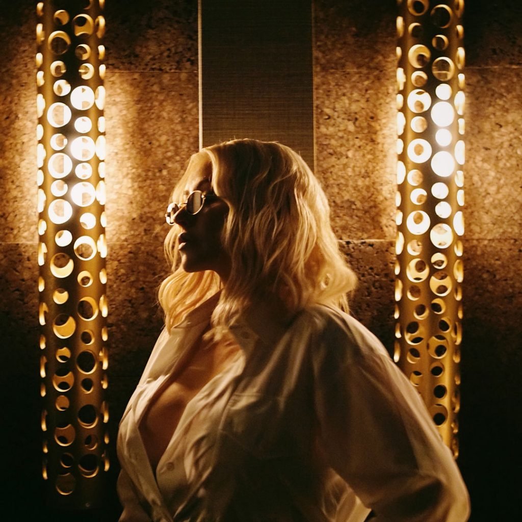 Christina Aguilera Nude &amp; Sexy (27 Photos + Video)