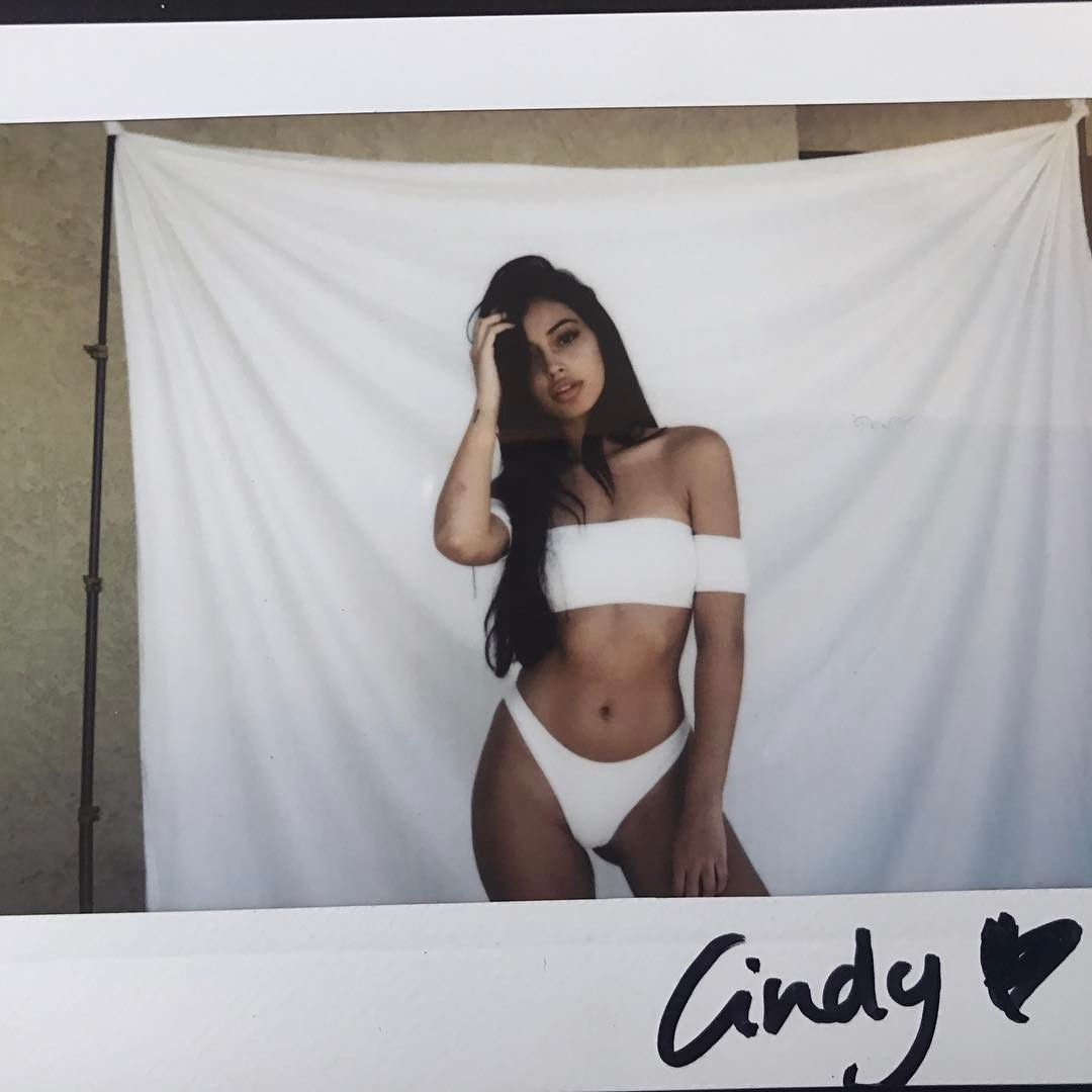 Cindy Kimberly Nude & Sexy (125 Photos) .