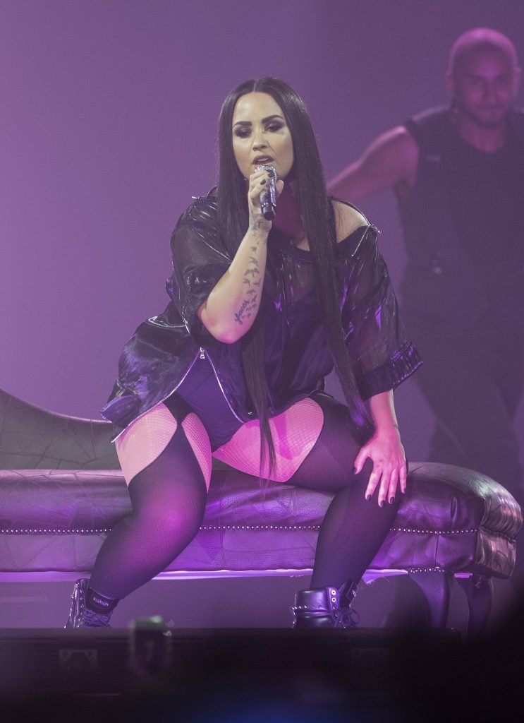 Demi Lovato Sexy (78 Photos + Video)
