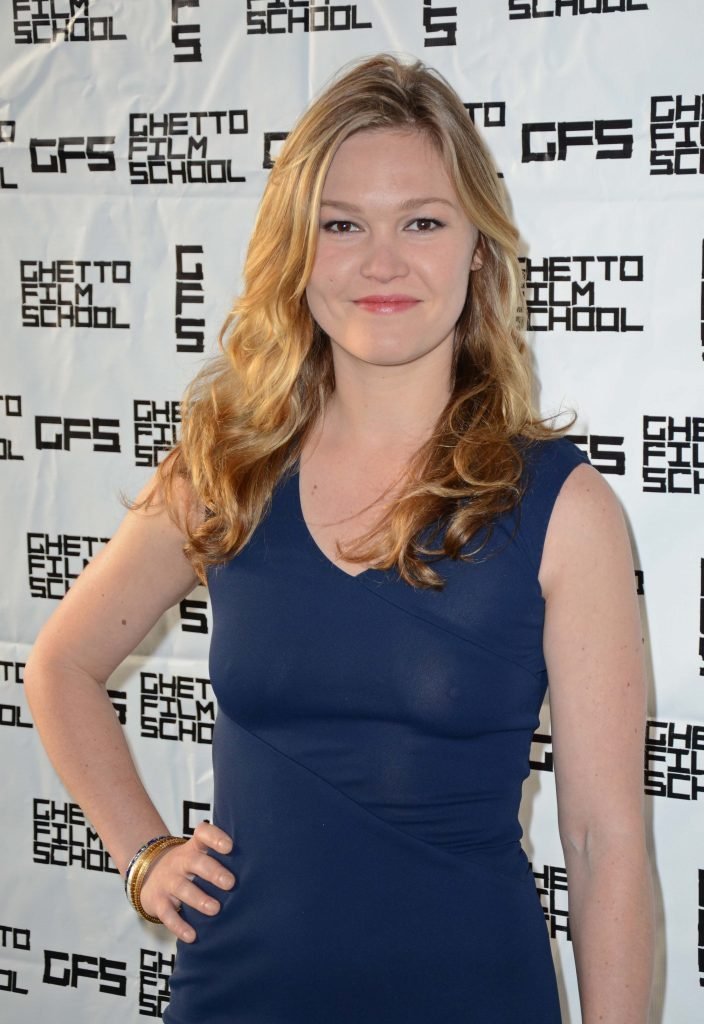 Julia Stiles Nude &amp; Sexy (92 Photos)