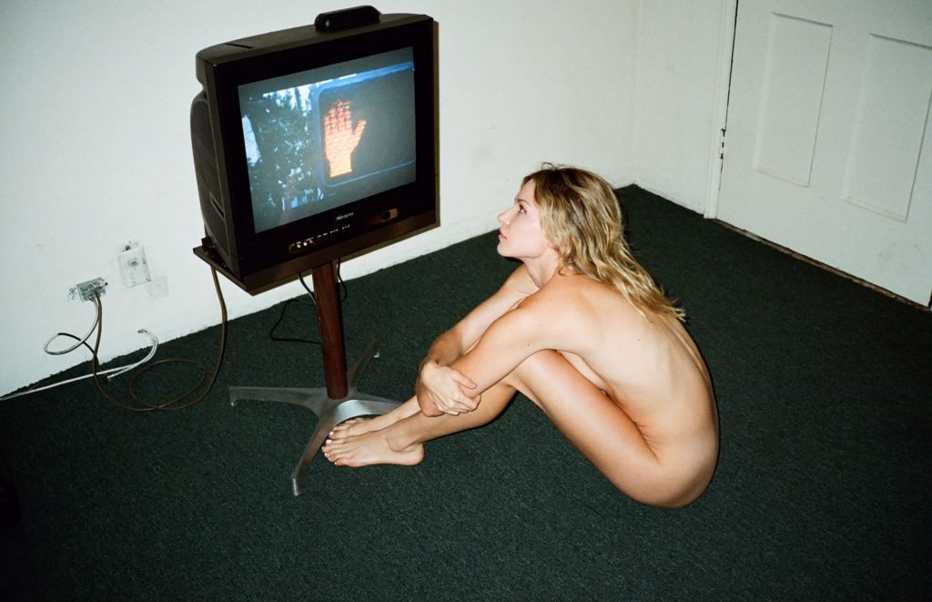 Paige Elkington Nude &amp; Sexy (13 Photos)