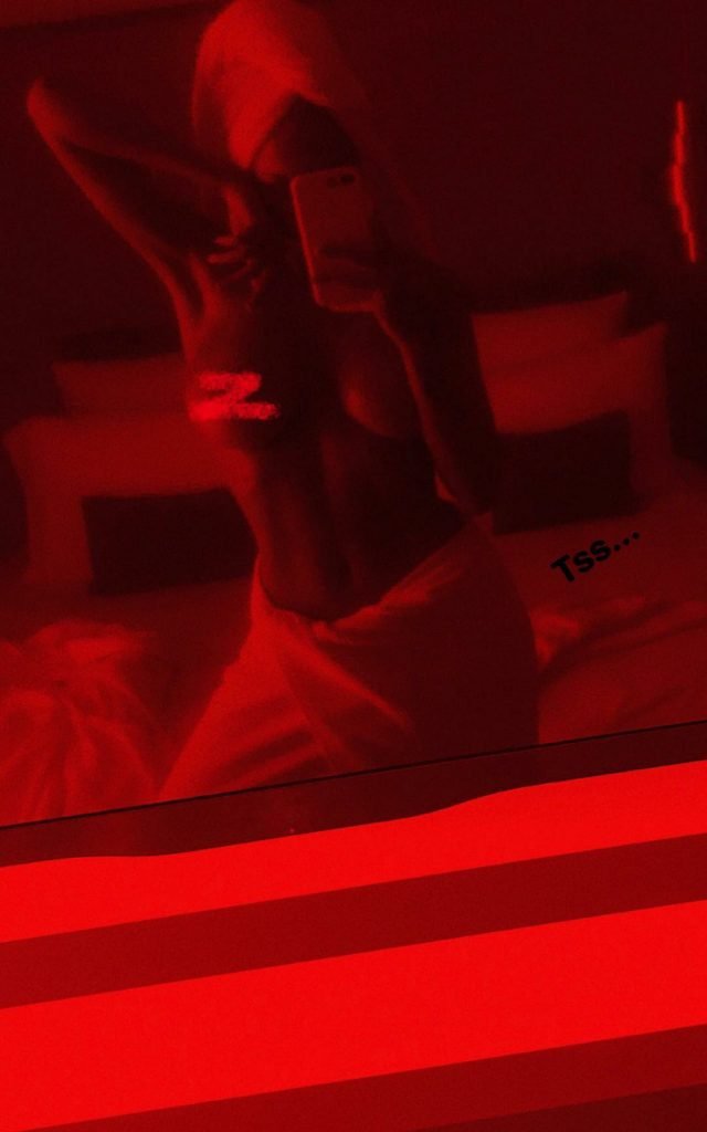 Viki Odintcova Sexy &amp; Topless (9 Photos)