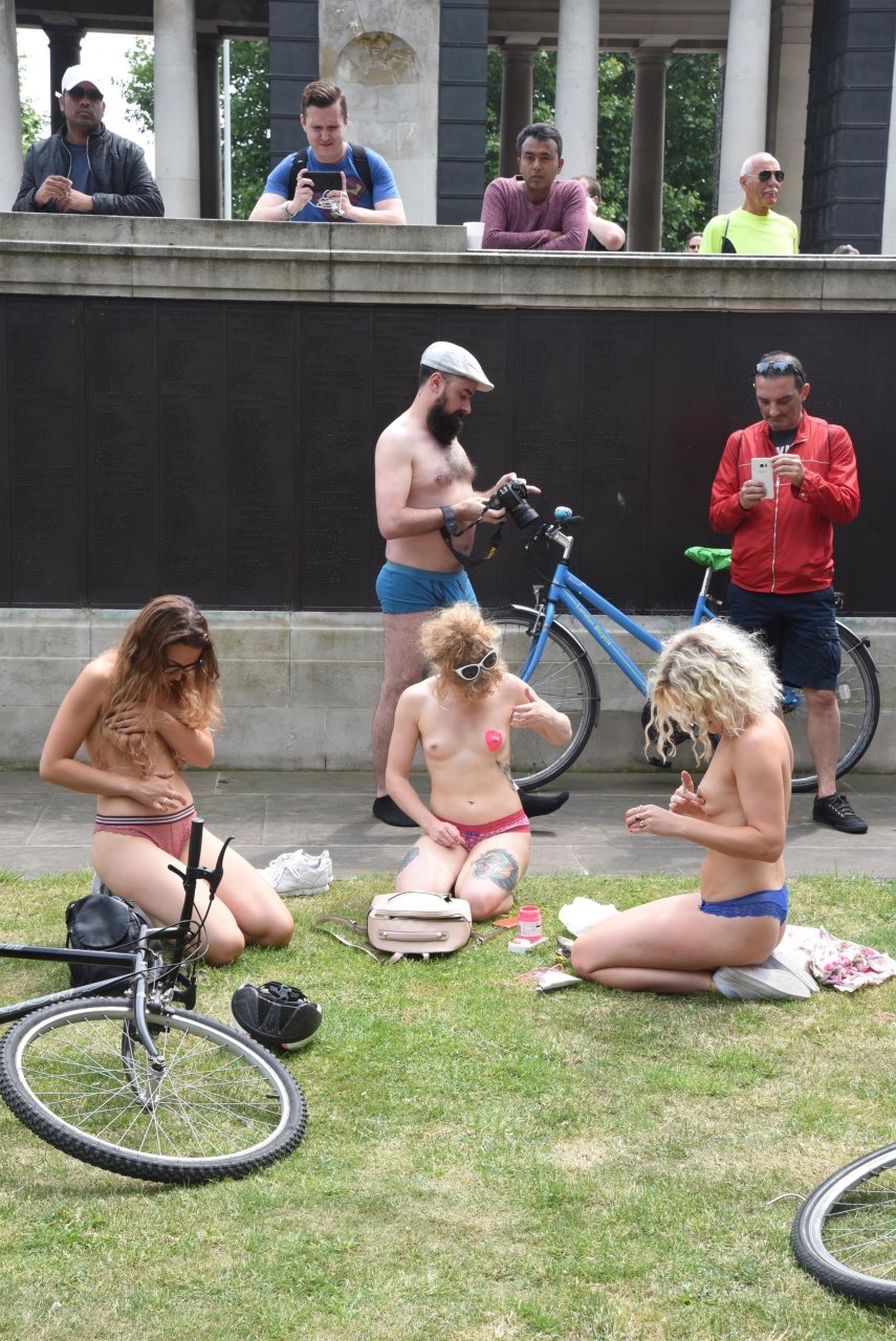 855px x 1280px - World Naked Bike Ride (57 Photos) | #TheFappening