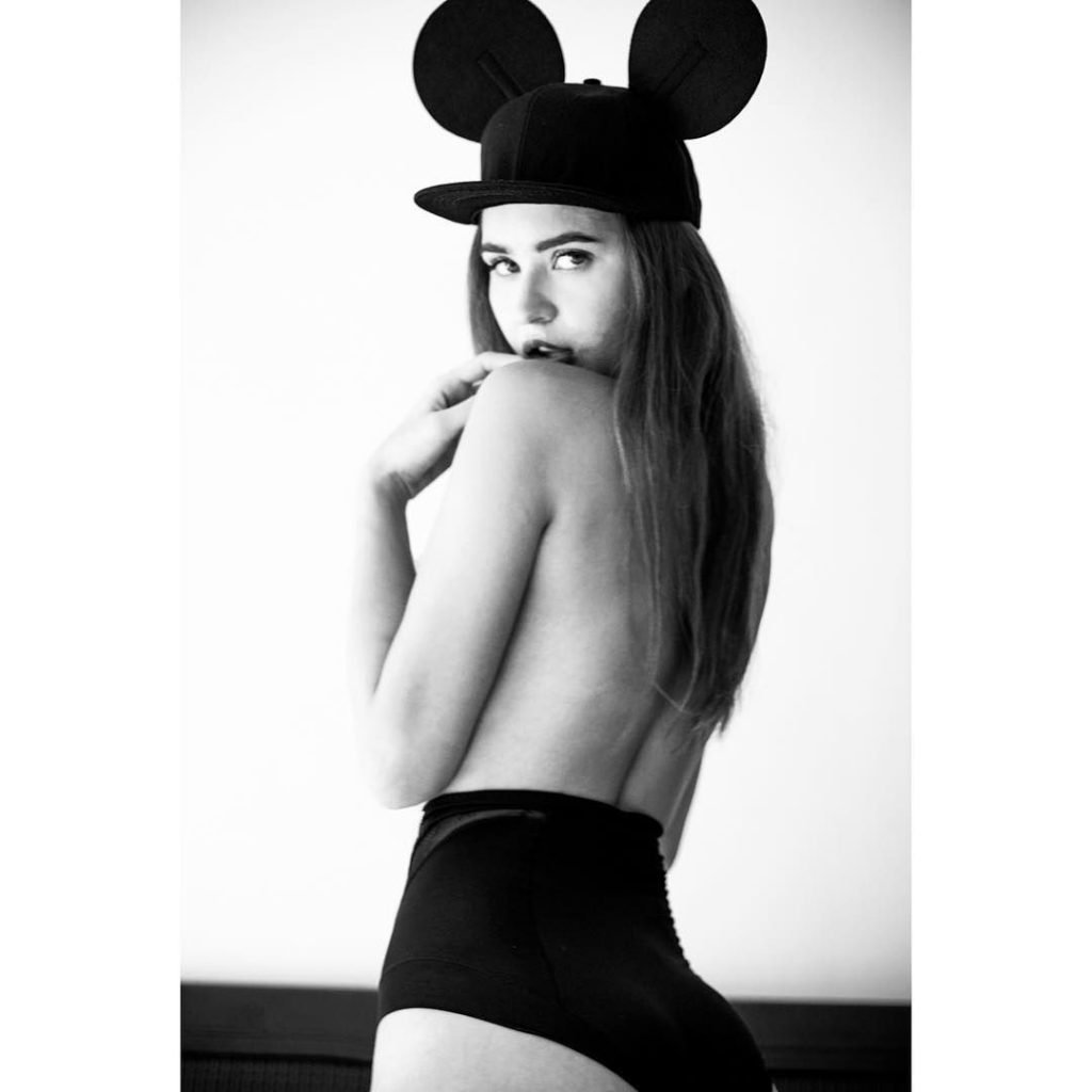 Alisa Shishkina Nude &amp; Sexy (127 Photos)