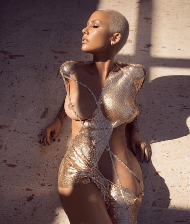 Amber Rose Topless (1 Photo)