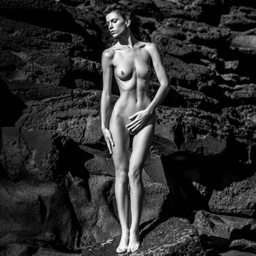 Angela Olszewska Nude &amp; Sexy (68 Photos)