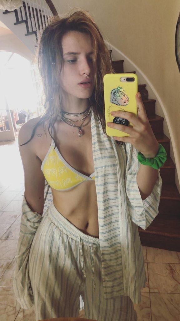 Bella Thorne Sexy (33 Photos)