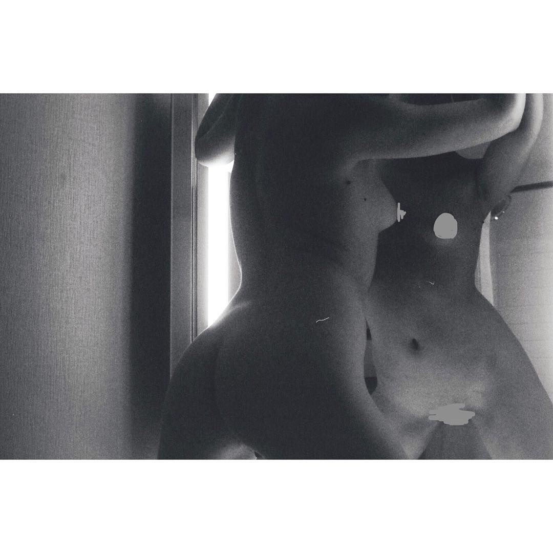 Ideal Erin Doherty Nude Photos