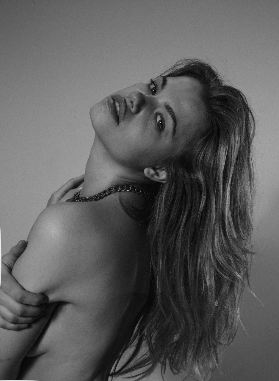Hailey Clauson Nude &amp; Sexy (80 Photos)