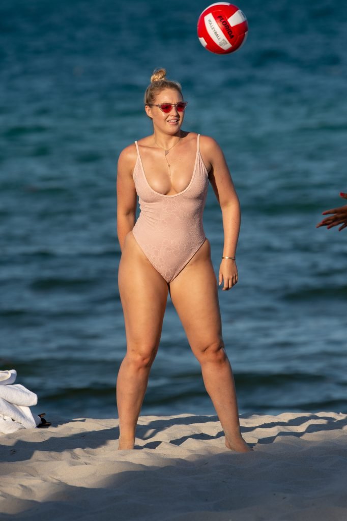 Iskra Lawrence Sexy (36 Photos)