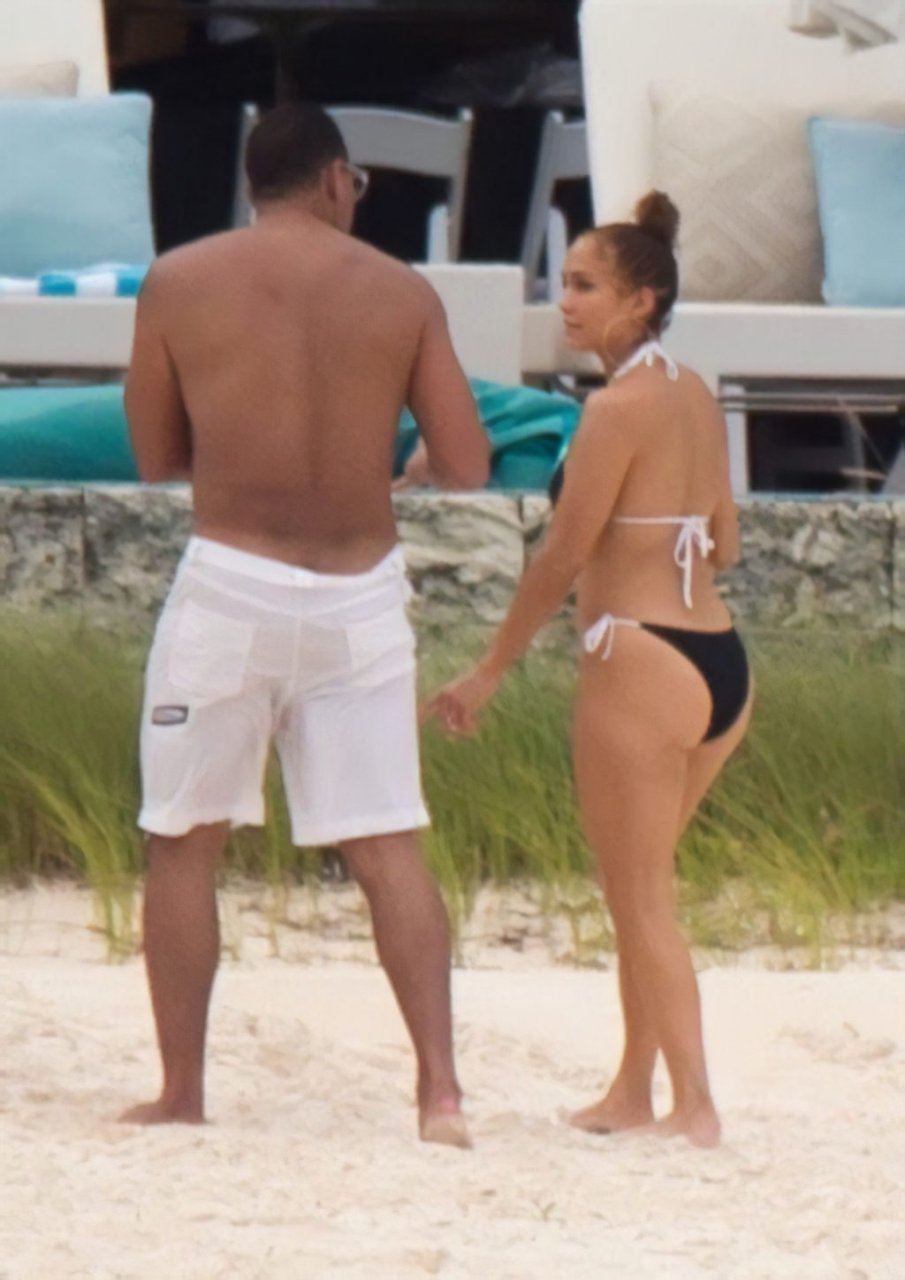Jennifer Lopez Sexy (54 New Photos)