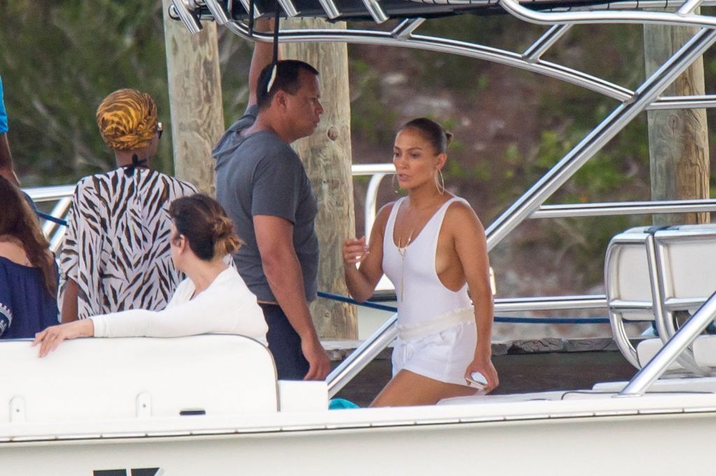 Jennifer Lopez Sexy (39 New Photos)