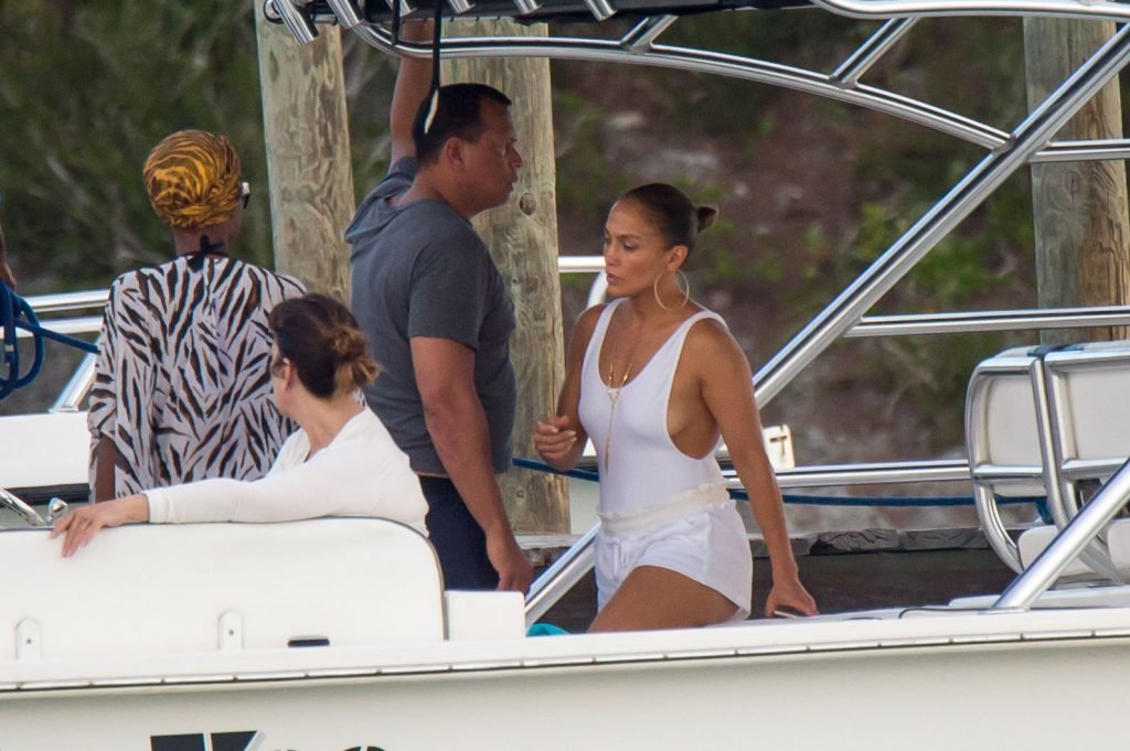 Jennifer Lopez Sexy (39 New Photos)