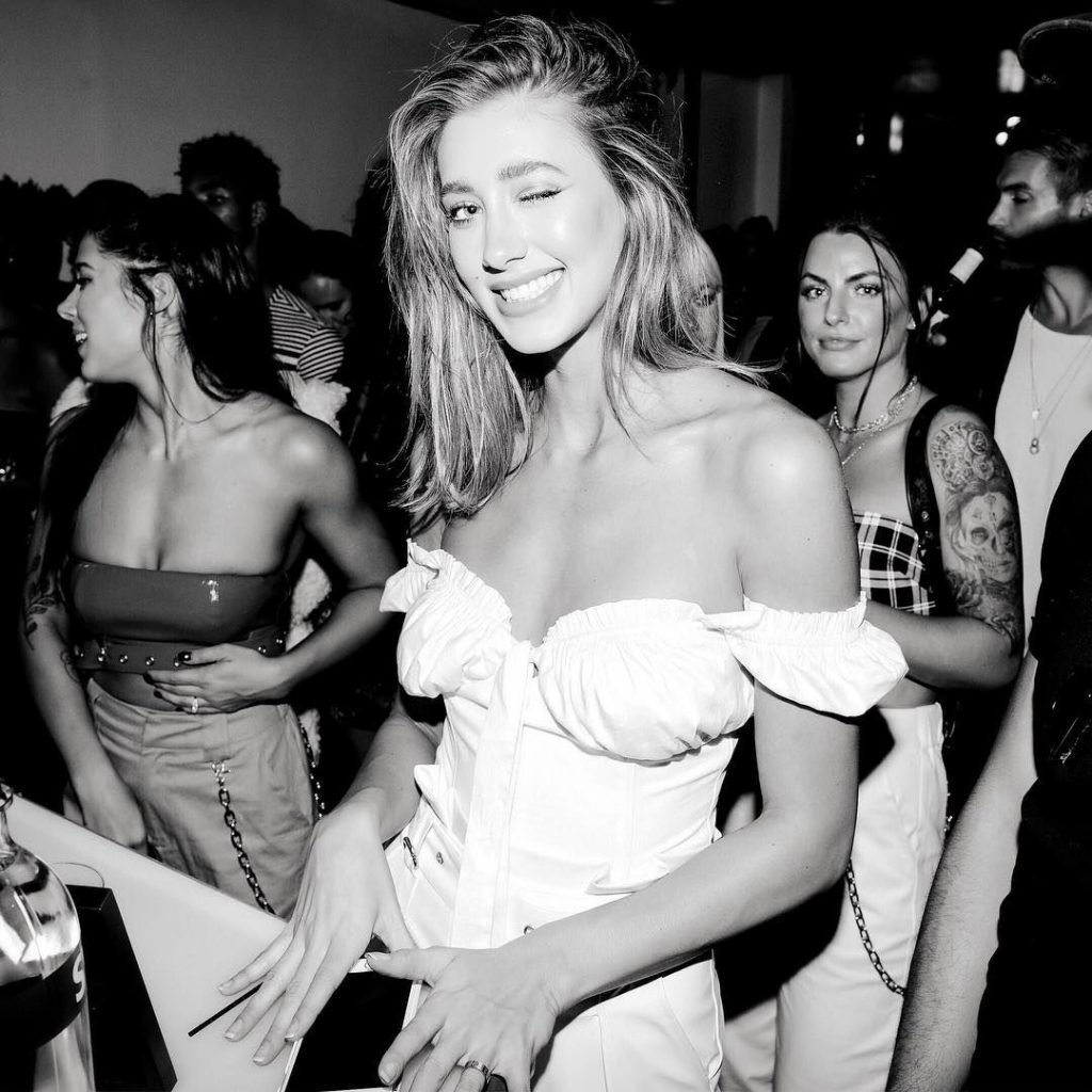 Jessica Serfaty Nude &amp; Sexy (135 Photos)