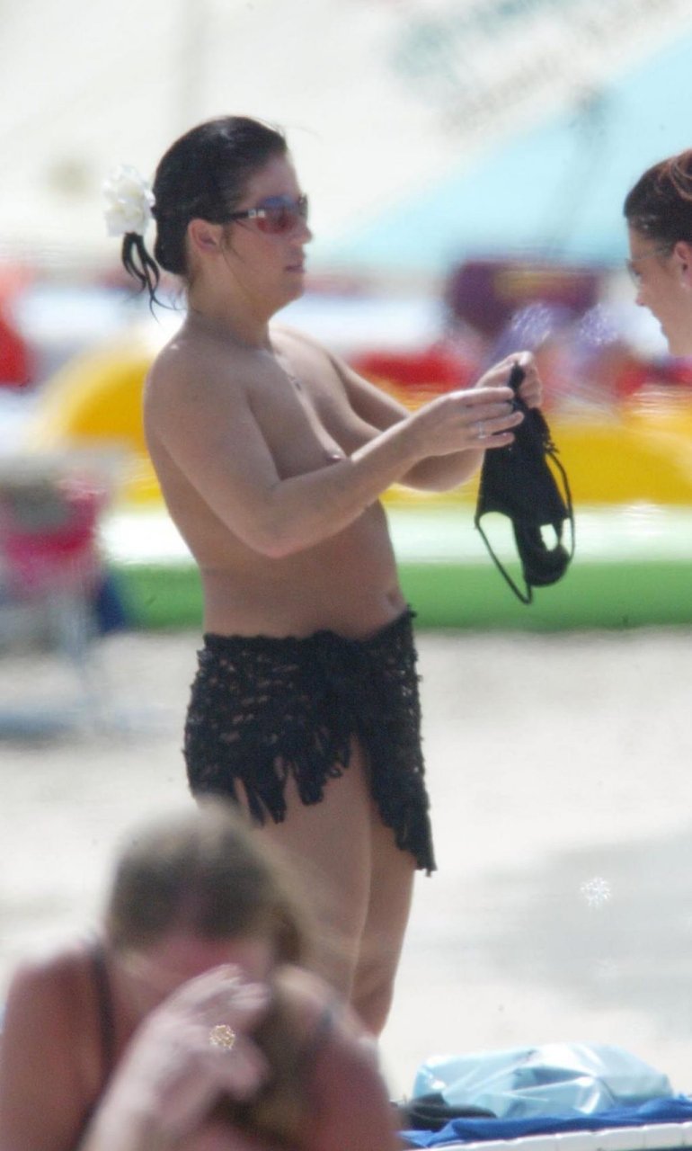Jessie Wallace Topless (19 Photos)