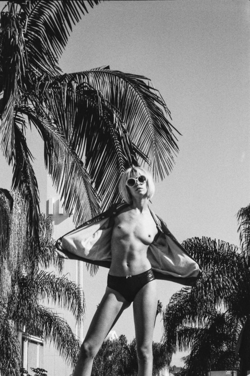 Kelsey Christian Nude &amp; Sexy (11 Photos)