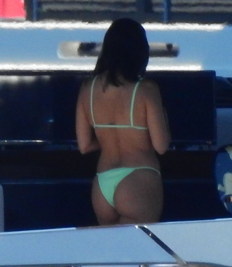 Kourtney Kardashian Sexy (51 Photos)
