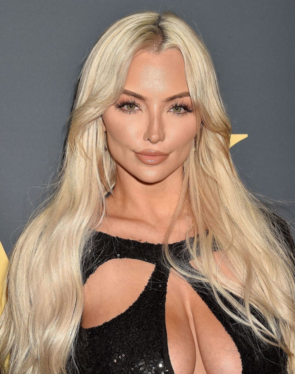 Lindsey Pelas Sexy (30 Photos)