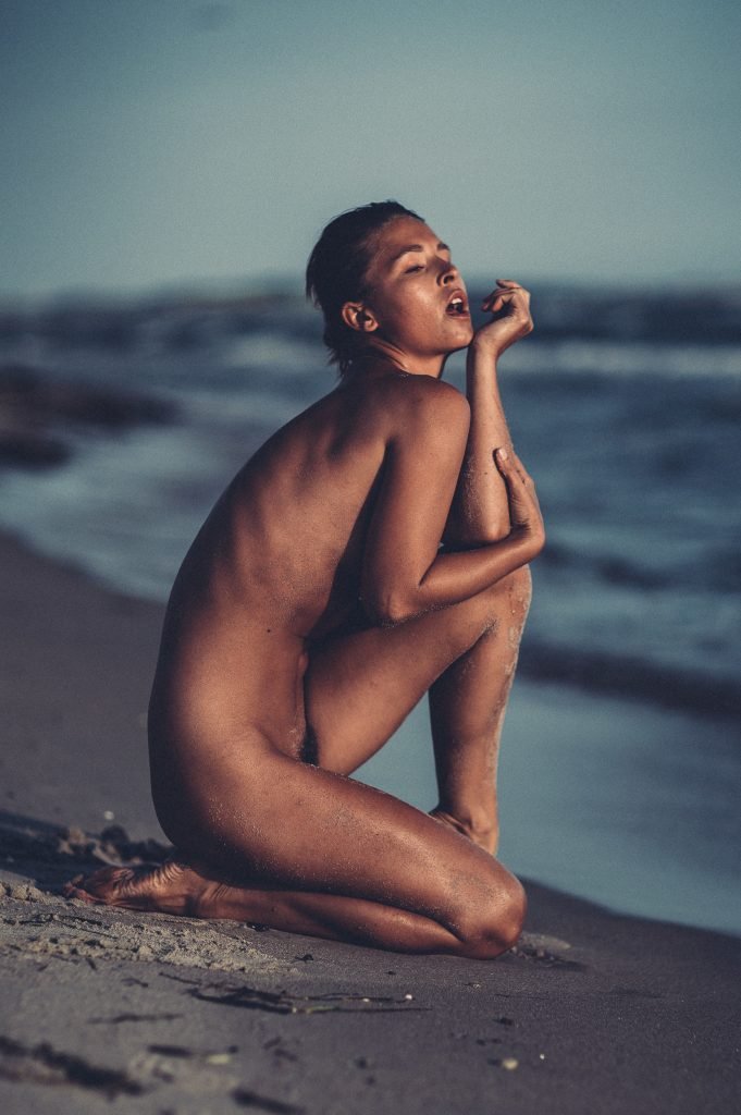 Marisa Papen Naked (12 Hot Photos)