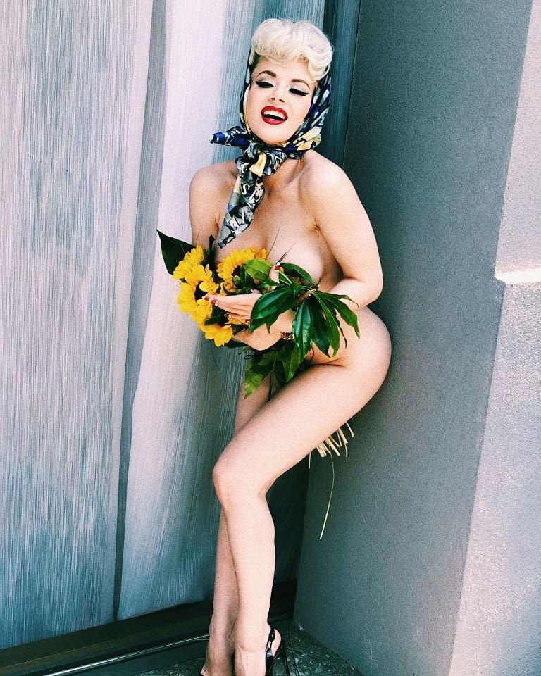 Miss Mosh Nude &amp; Sexy (103 Photos)