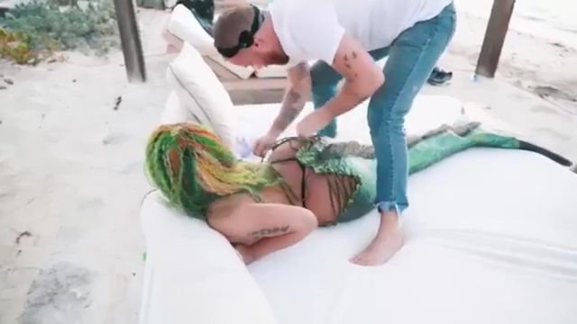Nicki Minaj Topless (33 Photos + Videos)
