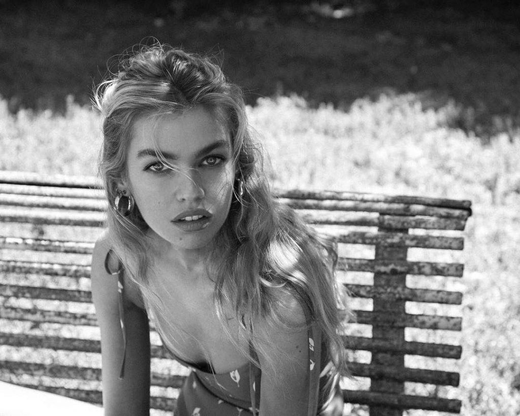 Stella Maxwell Sexy (30 Photos)