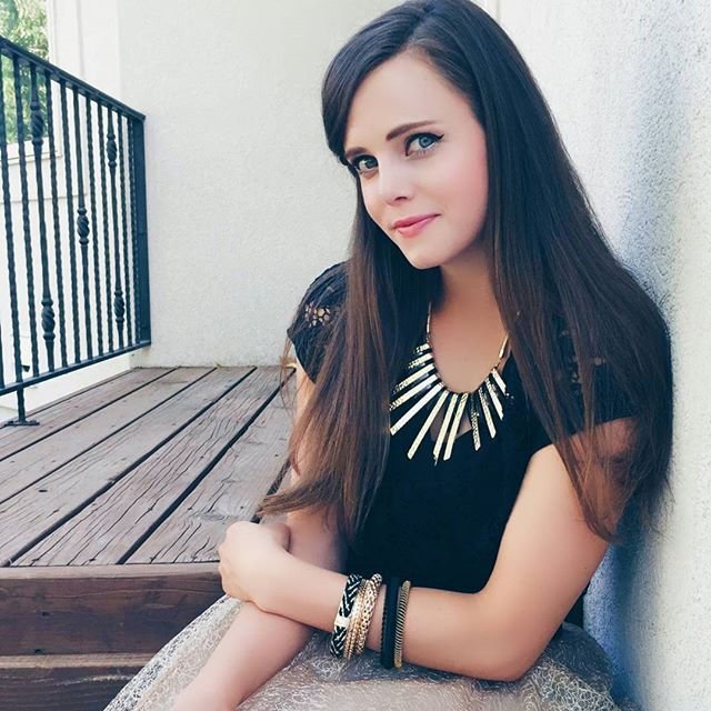 Tiffany Alvord Sexy (40 Photos)