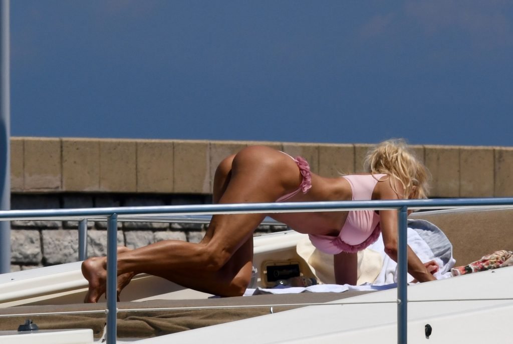 Victoria Silvstedt Sexy (31 Photos + GIFs)